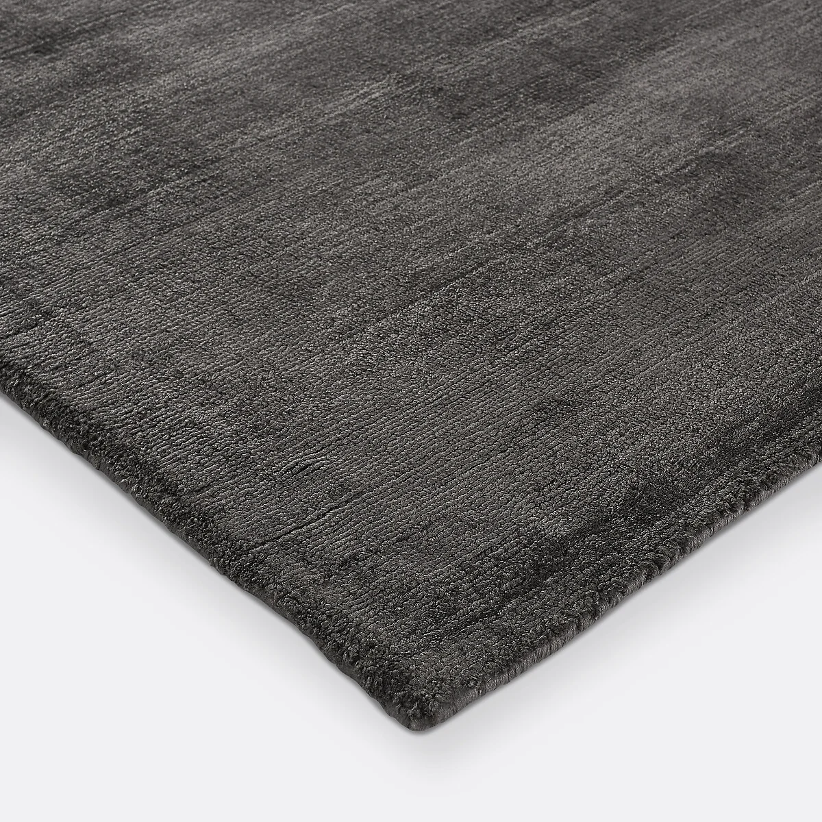 Izri Aged Effect Lyocell Rug – image 4