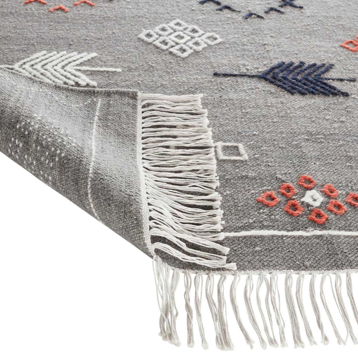 Nawa Berber-Style Rug – image 4