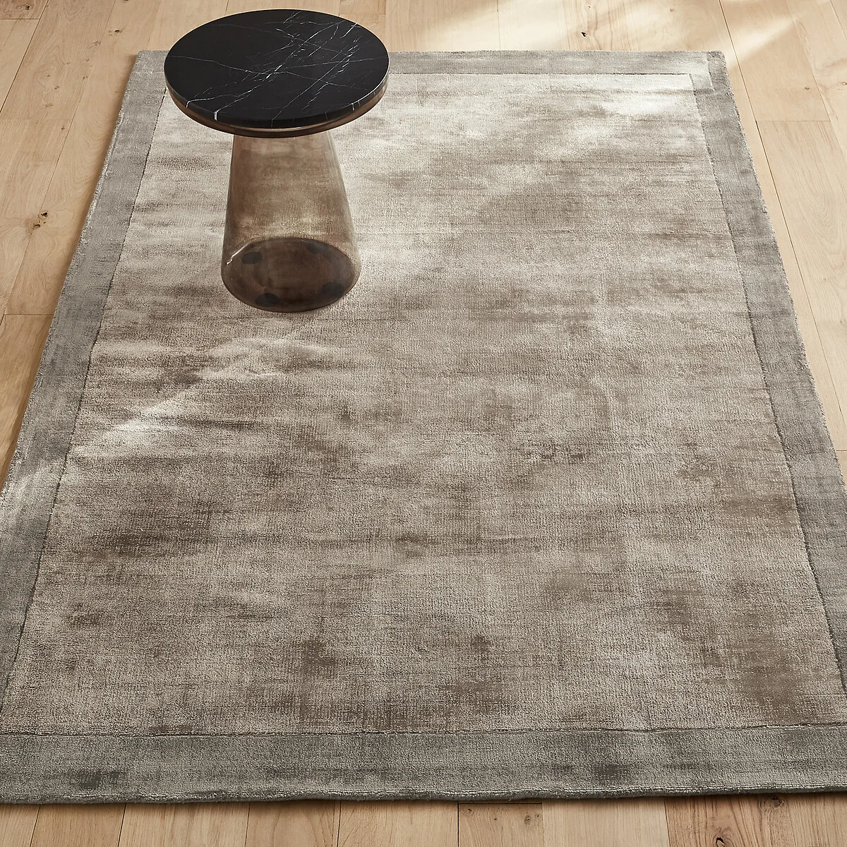 Burada Hand Woven Lyocell Rug – image 2