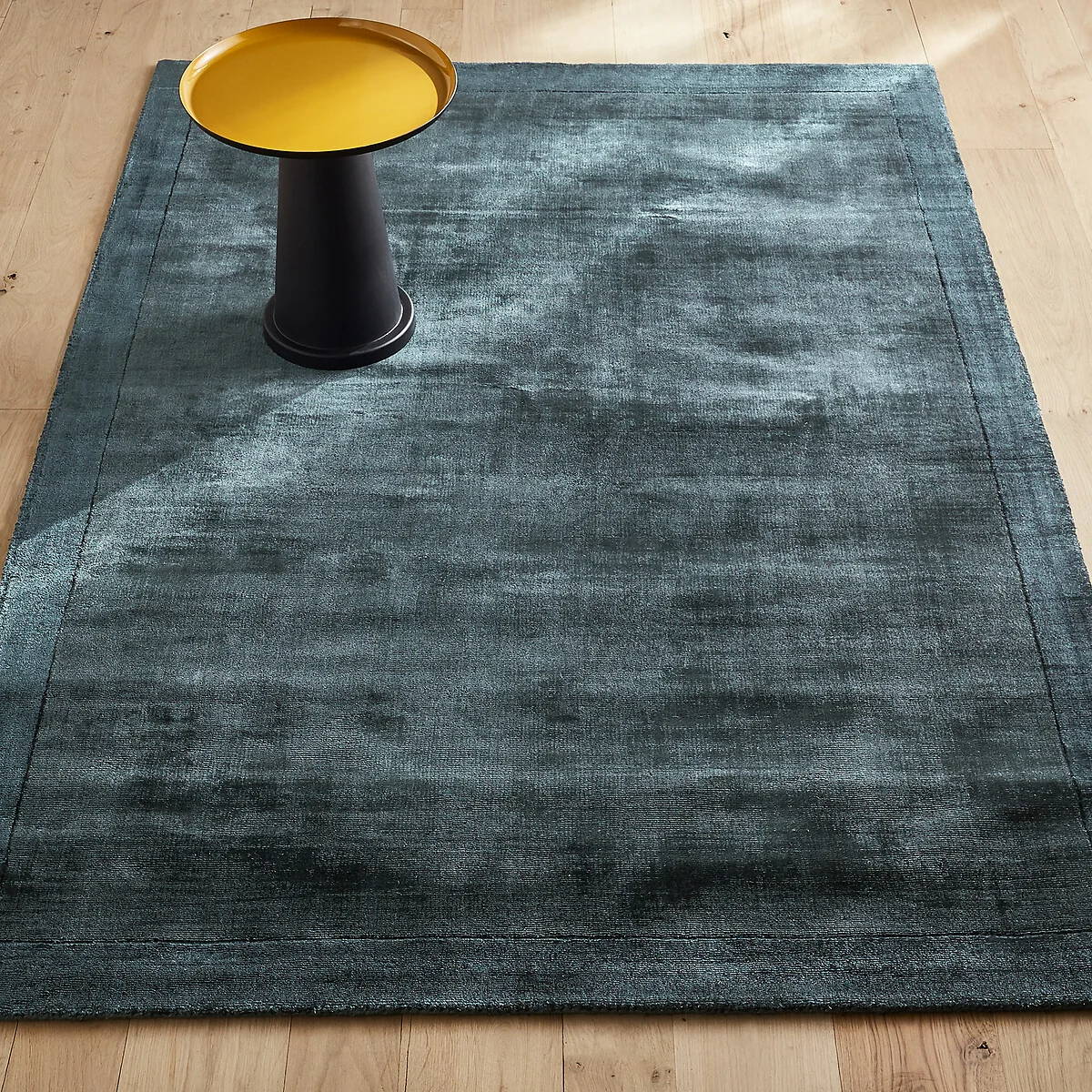 Burada Hand Woven Lyocell Rug – image 1