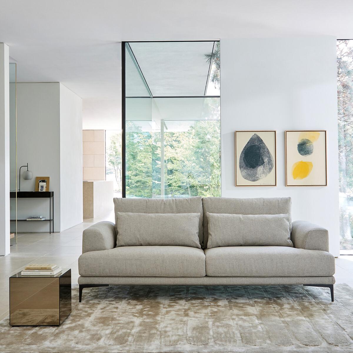 Calad Graphic Textured Lyocell Rug – image 5