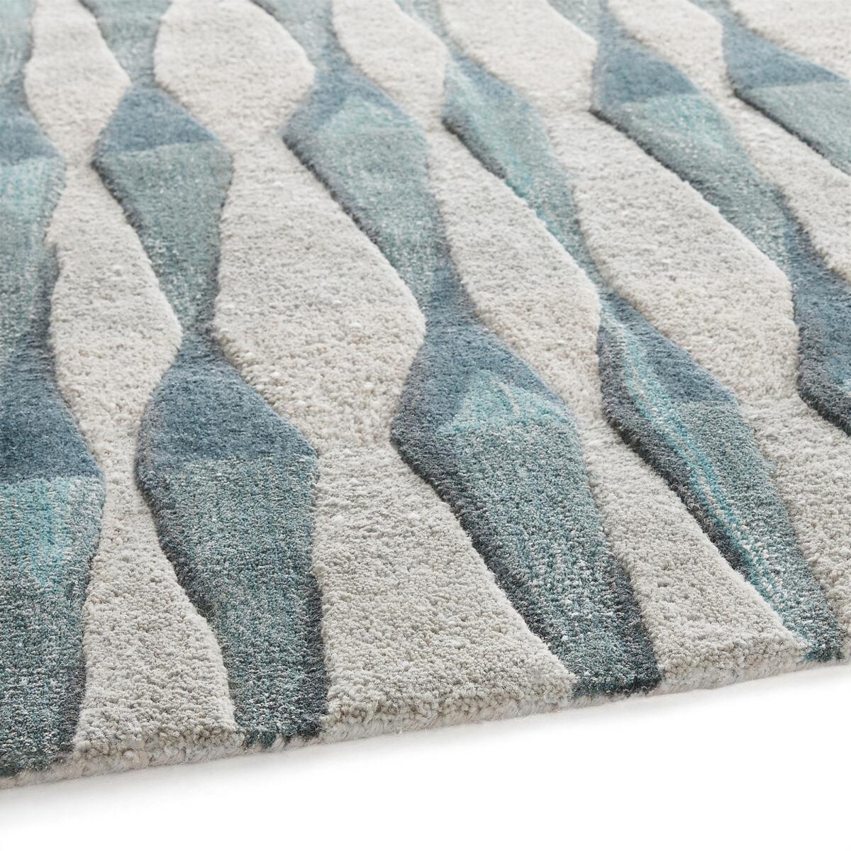 Gaagea Wool and Viscose Tufted Diamond Rug – image 3