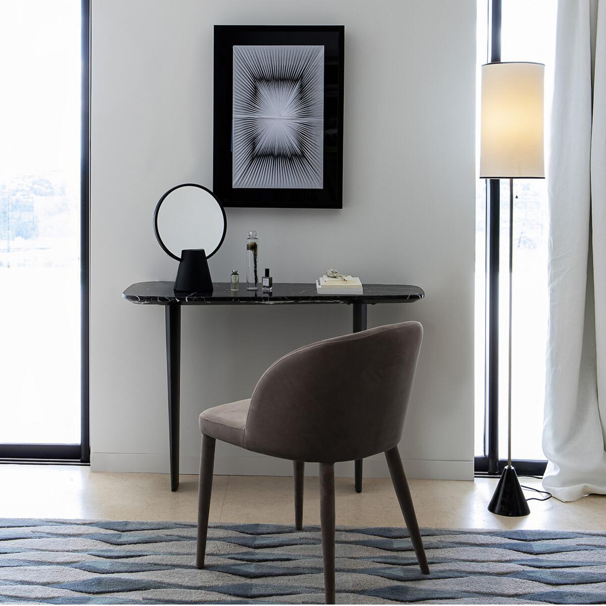 Gaagea Wool and Viscose Tufted Diamond Rug – image 6