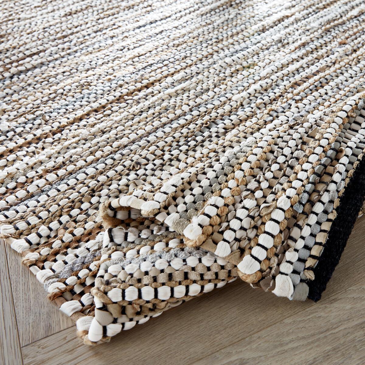 Darik Rug – image 3