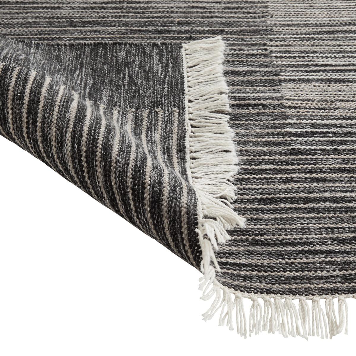 Ridito Recycled Polyester Indoor / Outdoor Rug – image 4