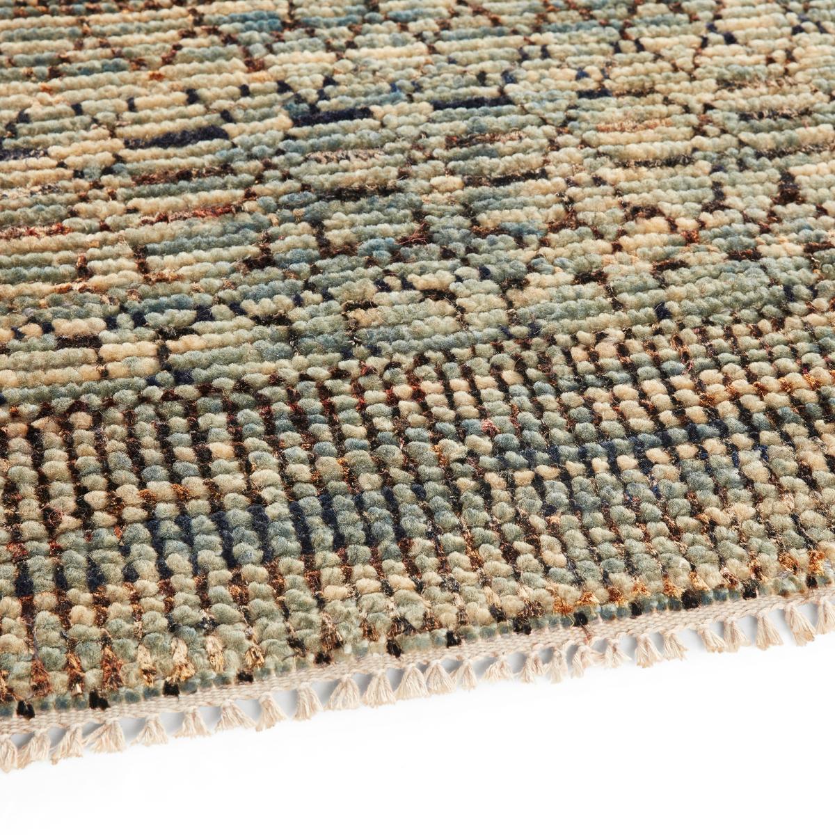 Nagarî Rug in Recycled Silk Saris & Wool – image 2