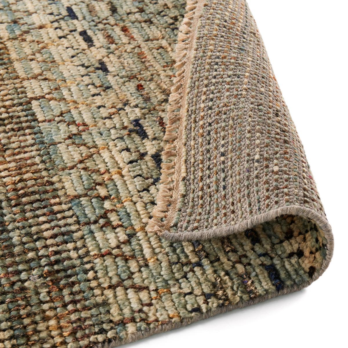 Nagarî Rug in Recycled Silk Saris & Wool – image 3