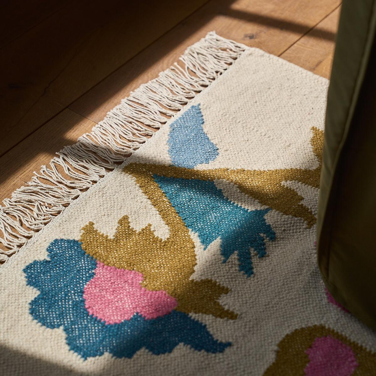 Irène Floral Wool & Cotton Flat Woven Rug – image 11