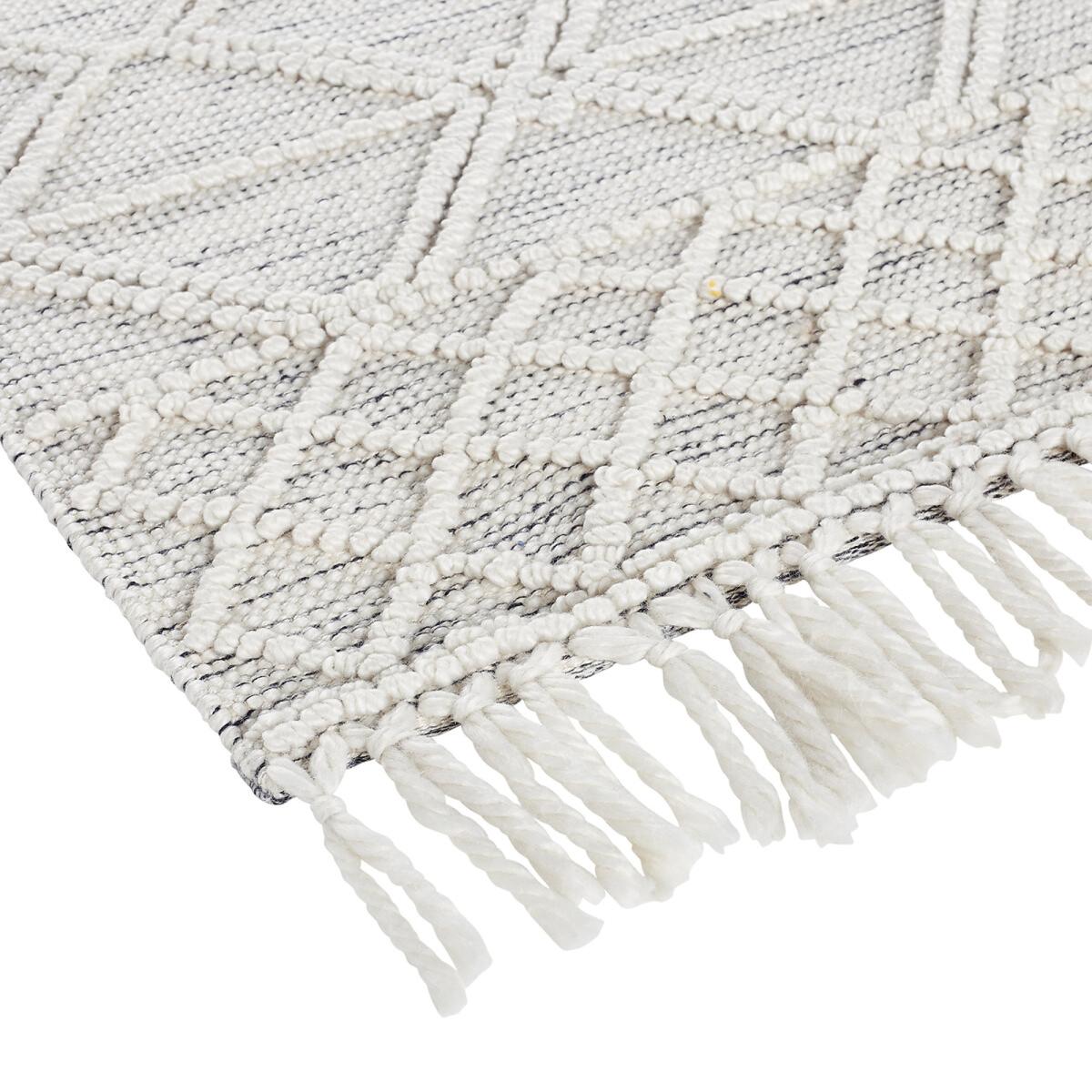 Tireca Indoor/Outdoor Recycled Polyester Rug – image 2