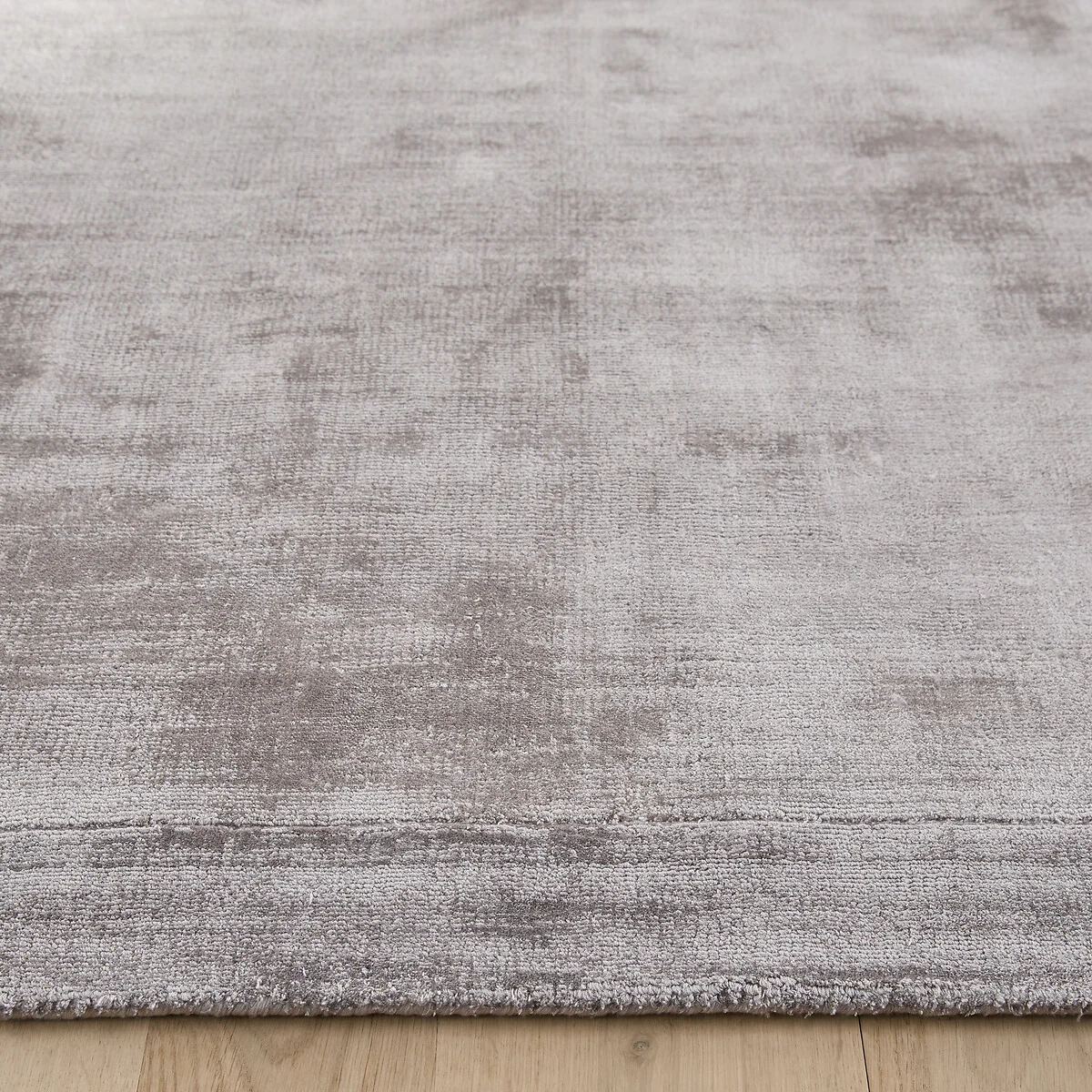 Burada Hand Woven Lyocell Rug – image 3