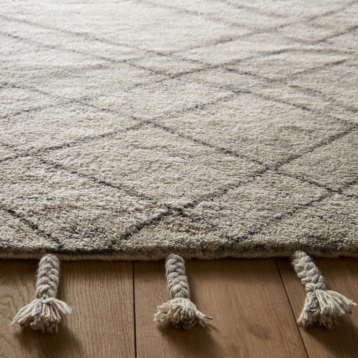 Natoum Tassel Hand Knotted Wool Rug – image 3