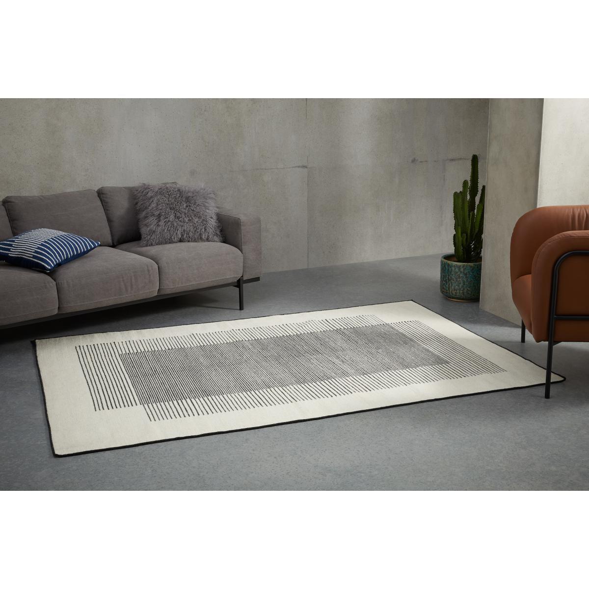 Caixa Wool Rug, Large 160 x 230cm, Off White & Black – image 3