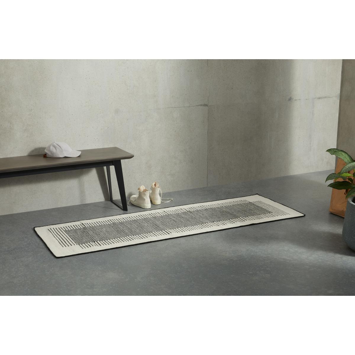 Caixa Wool Runner, 70 x 200cm, Off White & Black – image 3