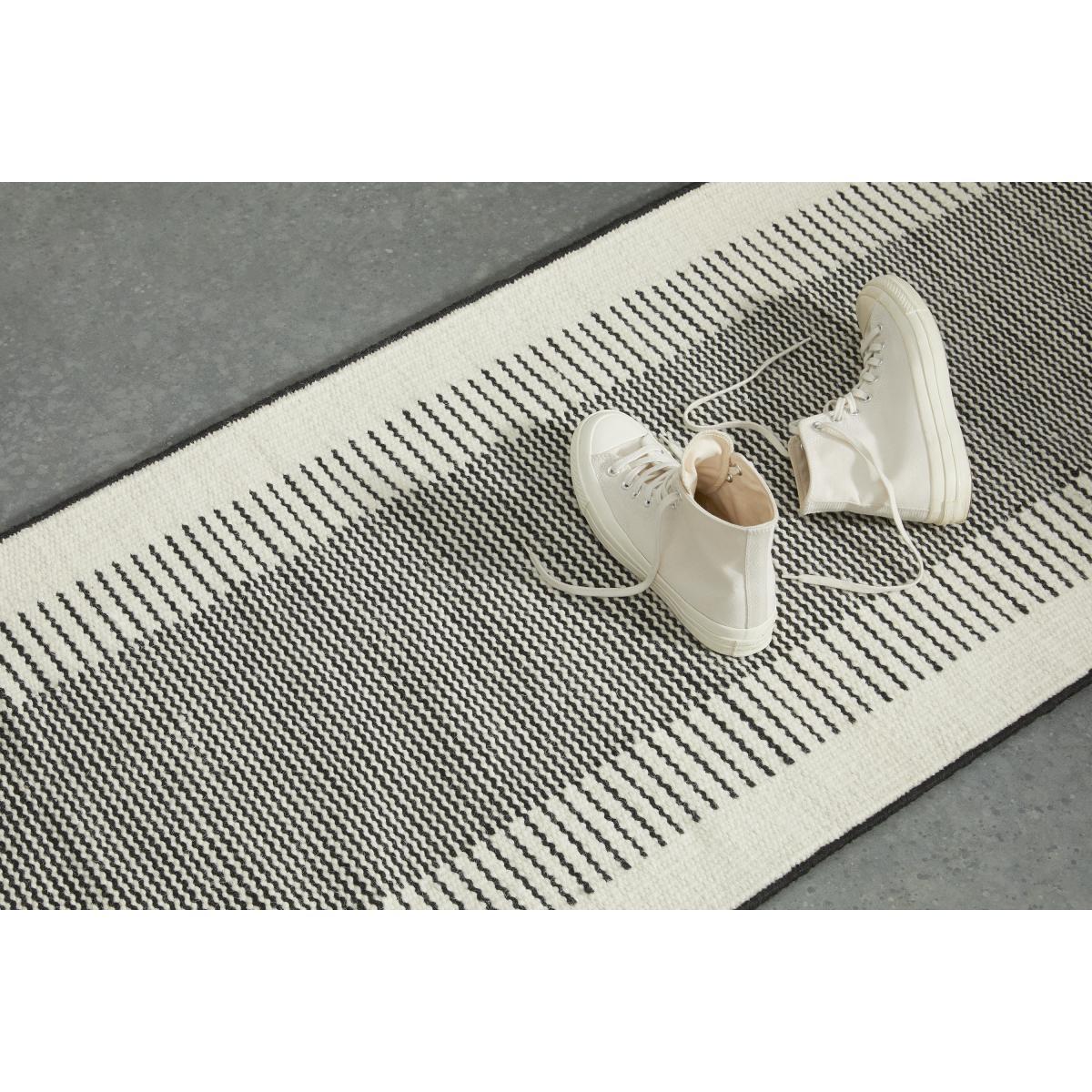 Caixa Wool Runner, 70 x 200cm, Off White & Black – image 4