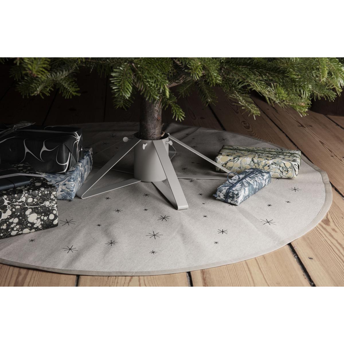 Star Rug - / For Christmas tree - Ø 120 cm by Ferm Living White/Beige – image 2