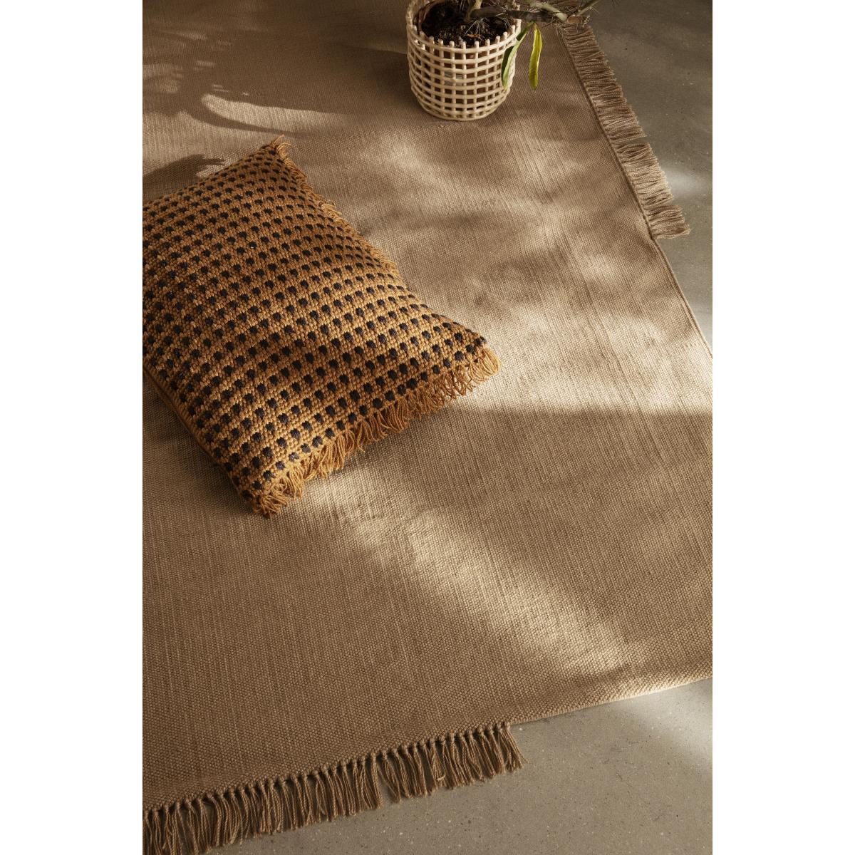 Hem Runner Outdoor rug - / 70 x 180 cm - Recycled plastic bottles by Ferm Living Beige – image 2