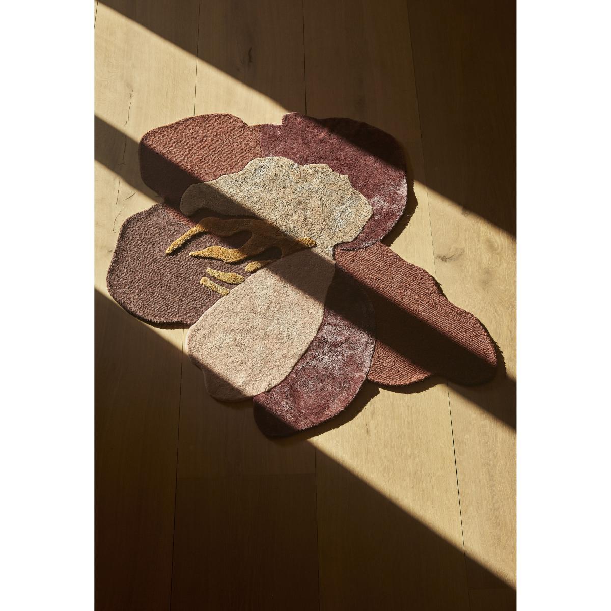 Flores Rug - / 190 x 150 cm by AYTM Multicoloured – image 3