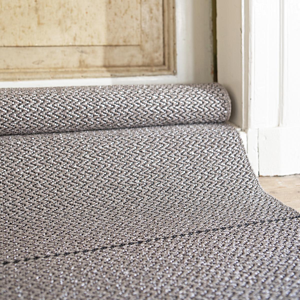 Lily plastic rug 170x250 cm Clay – image 4