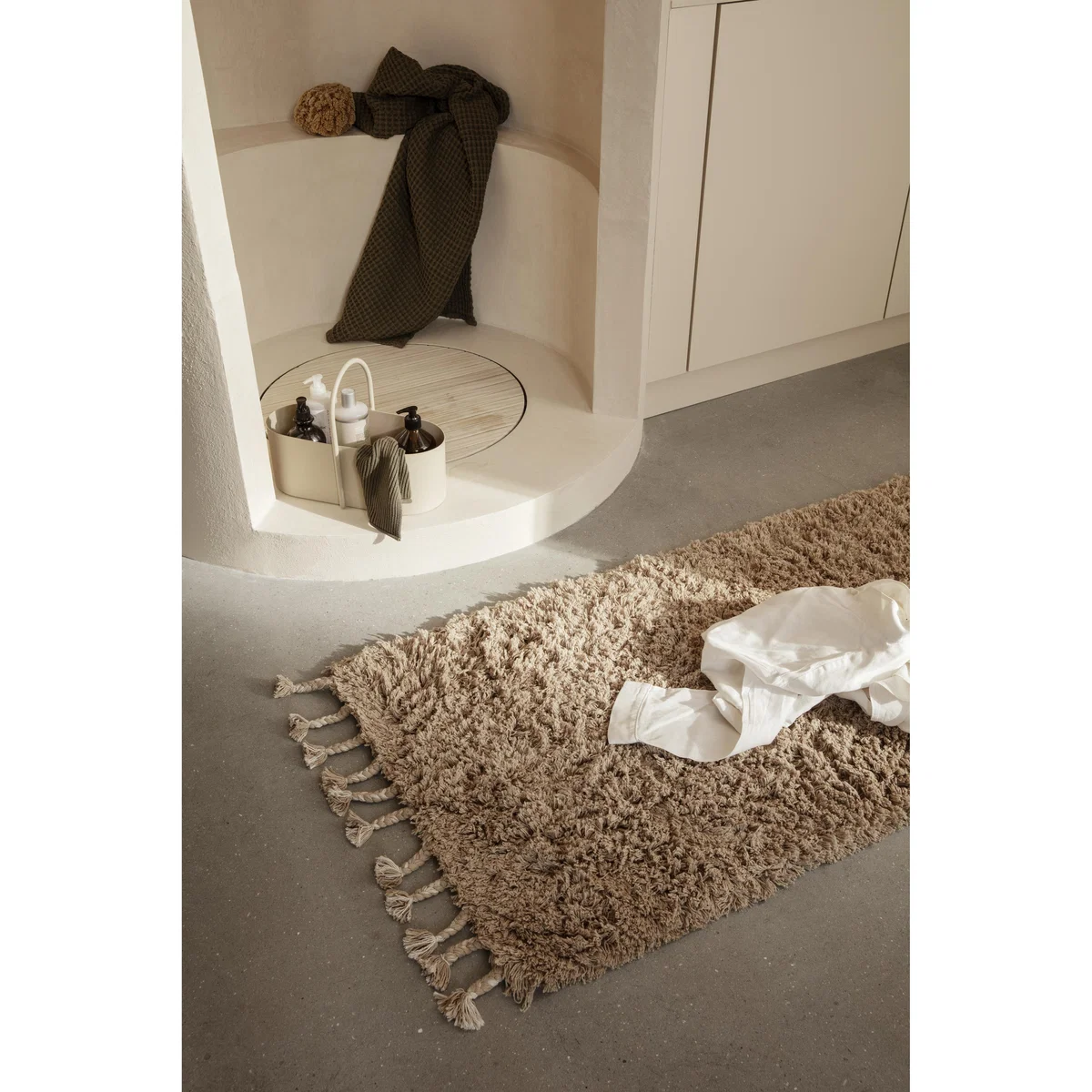ferm LIVING Amass long pile rug 70x140 cm White Pepper – image 3