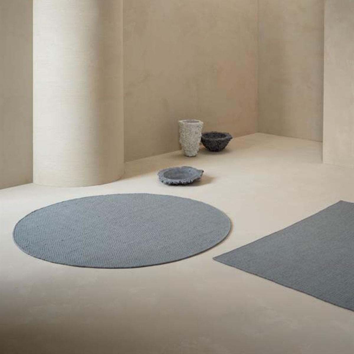 Linie Design Oksa rug round Powder 250 cm – image 2