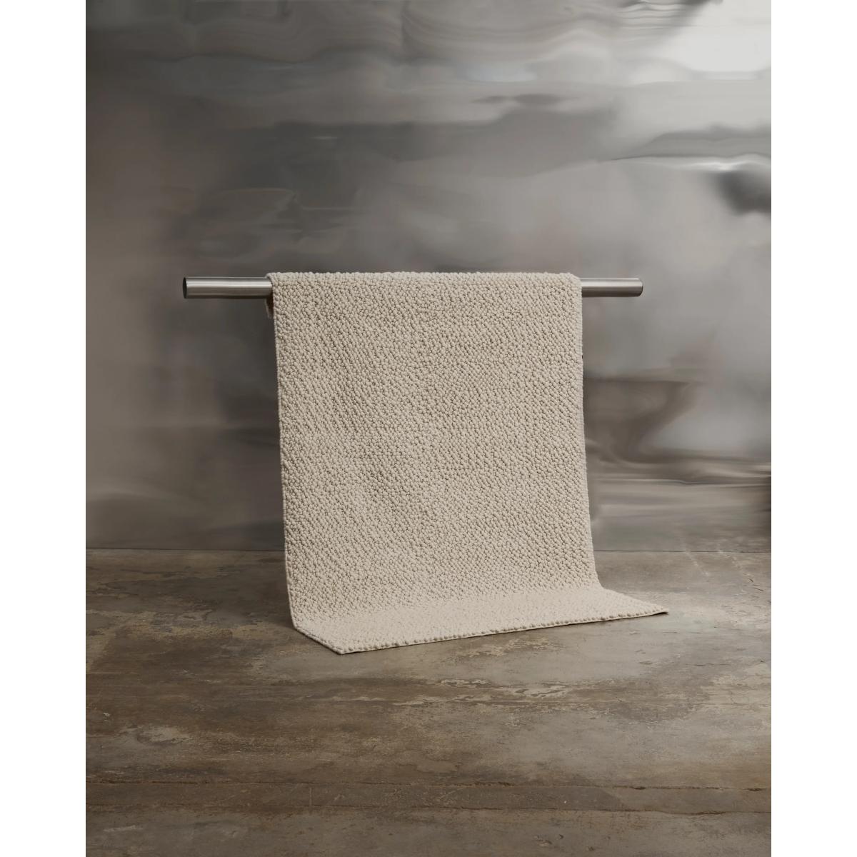 Tinted Andersdotter wool rug 250x350 cm Beige-off white – image 2