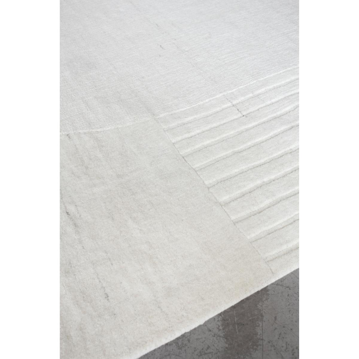 Circular wool carpet 220x350 cm Bone white – image 2