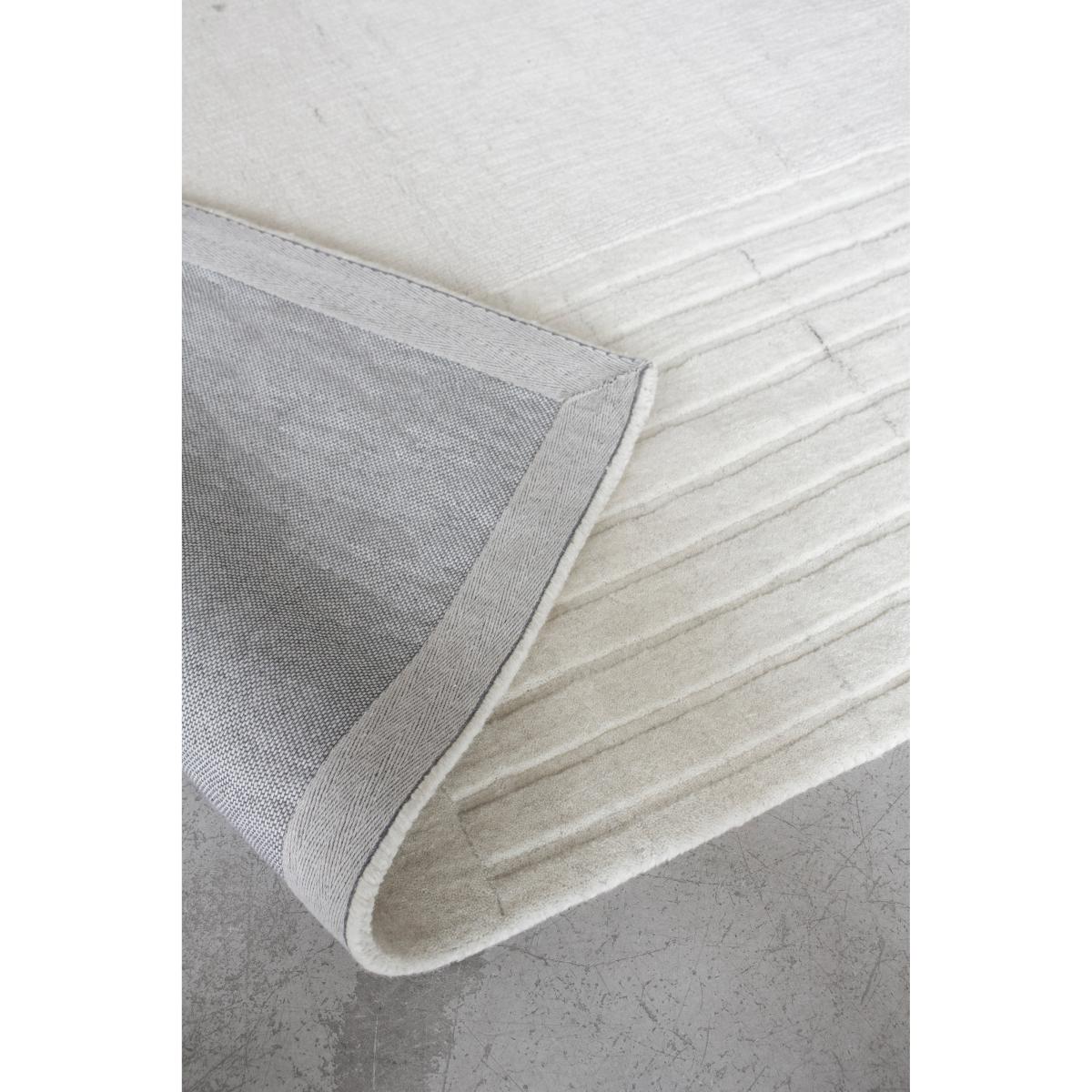 Circular wool carpet 220x350 cm Bone white – image 3
