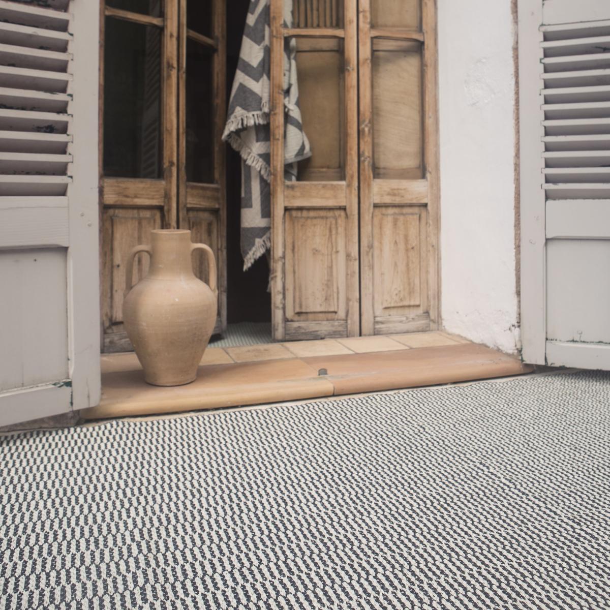 Pemba rug beluga 70x250 cm – image 2