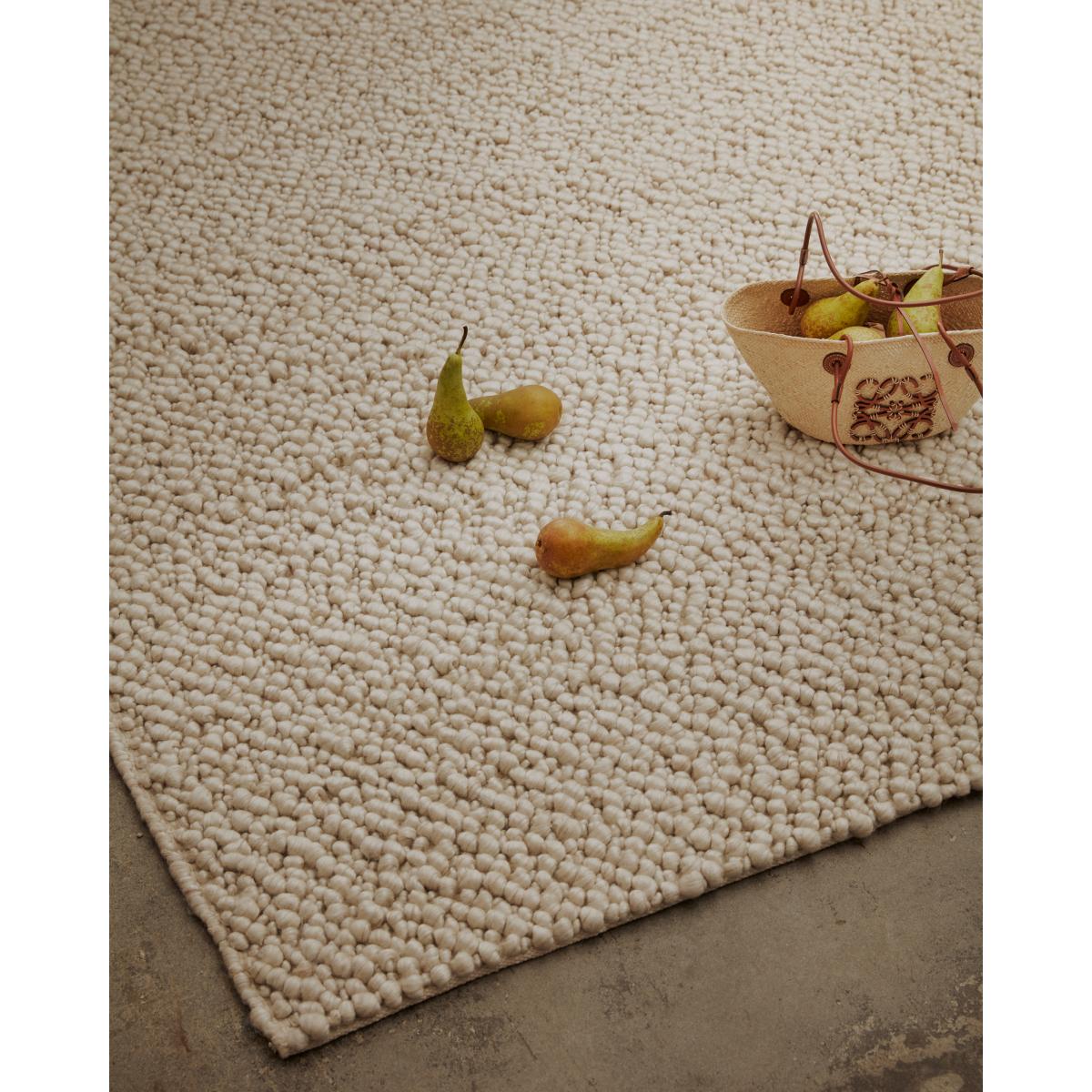 Tinted Andersdotter wool carpet 170x240 cm Beige-offwhite – image 3