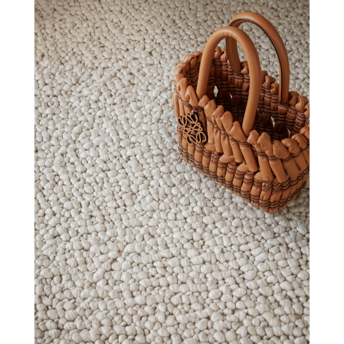 Tinted Andersdotter wool carpet 170x240 cm Beige-offwhite – image 4