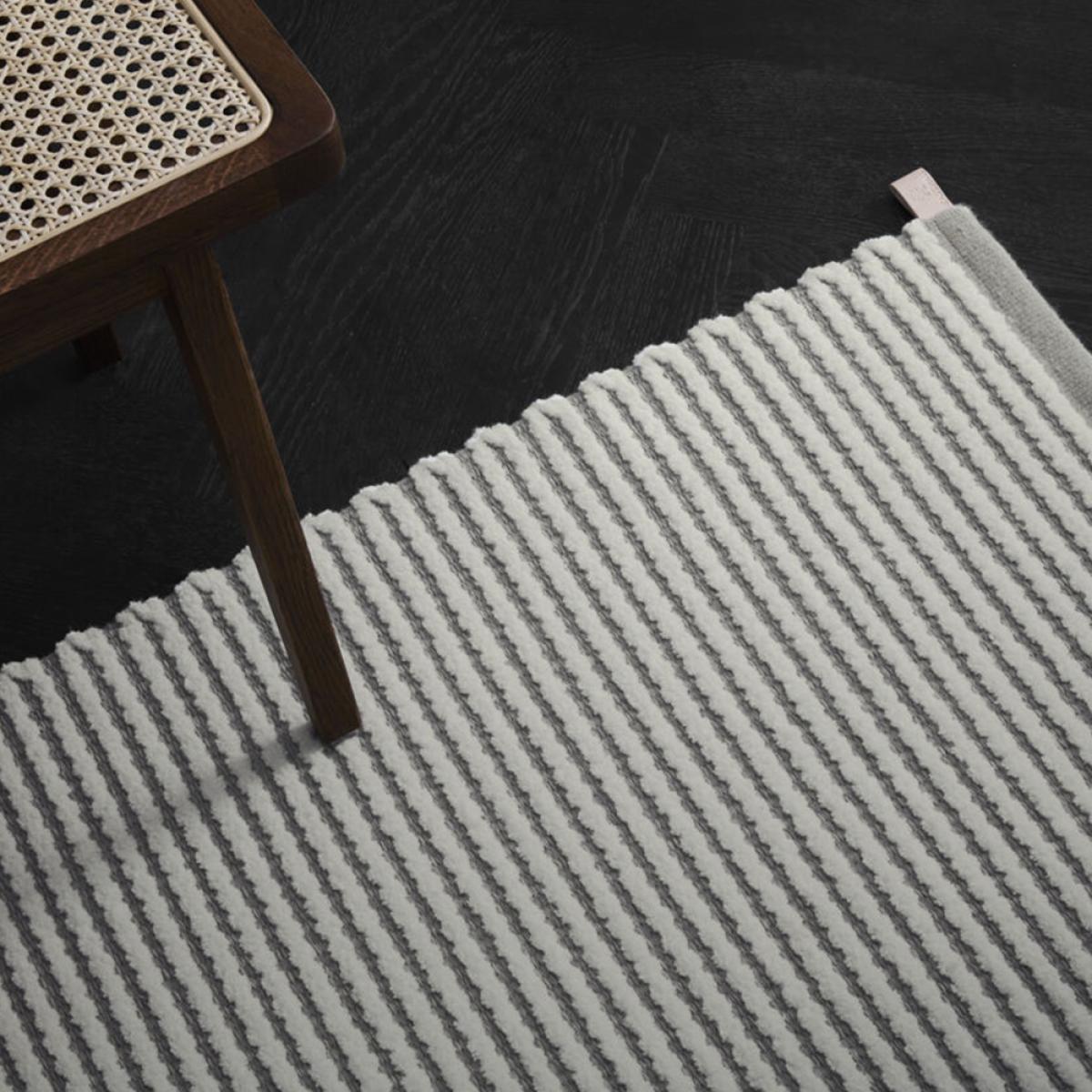 Kasthall String rug White pearl 200x300 cm – image 3
