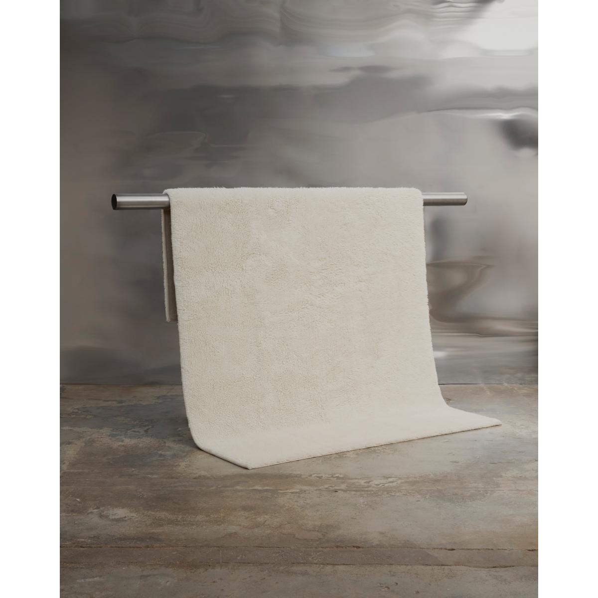 Tinted Bergius wool carpet 200x300 cm Offwhite – image 2
