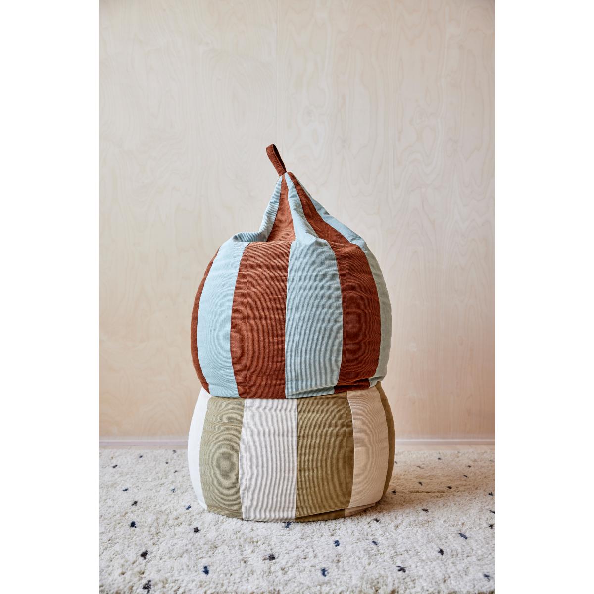 OYOY OYOY Dot rug off white. 240x300 cm – image 2