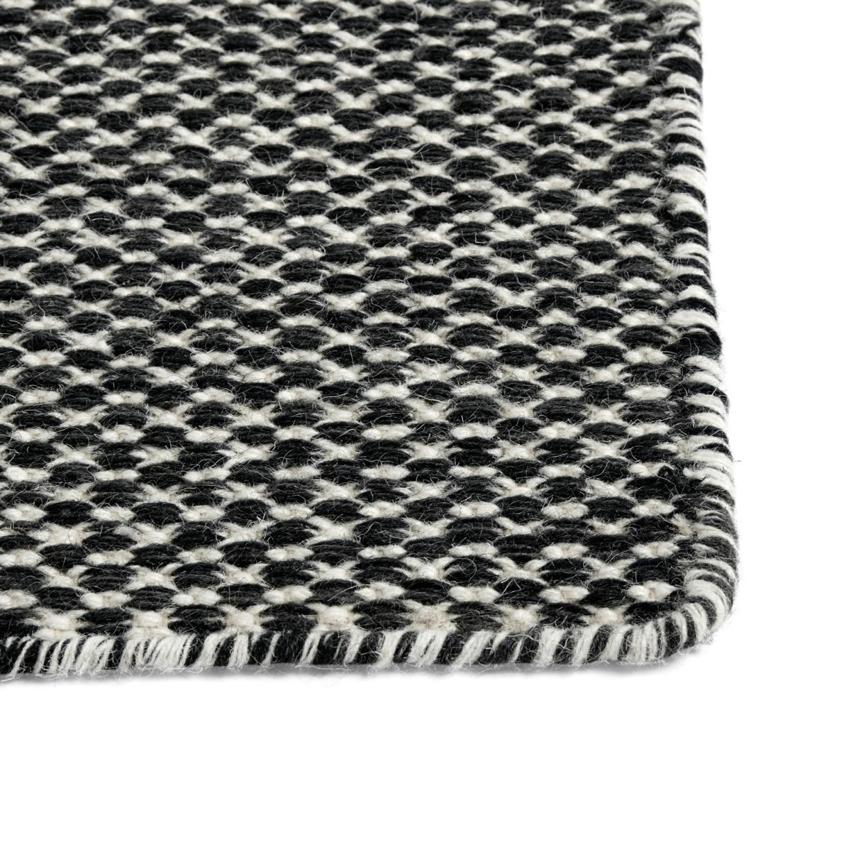 HAY Moiré kelim rug 170x240 cm Black – image 2