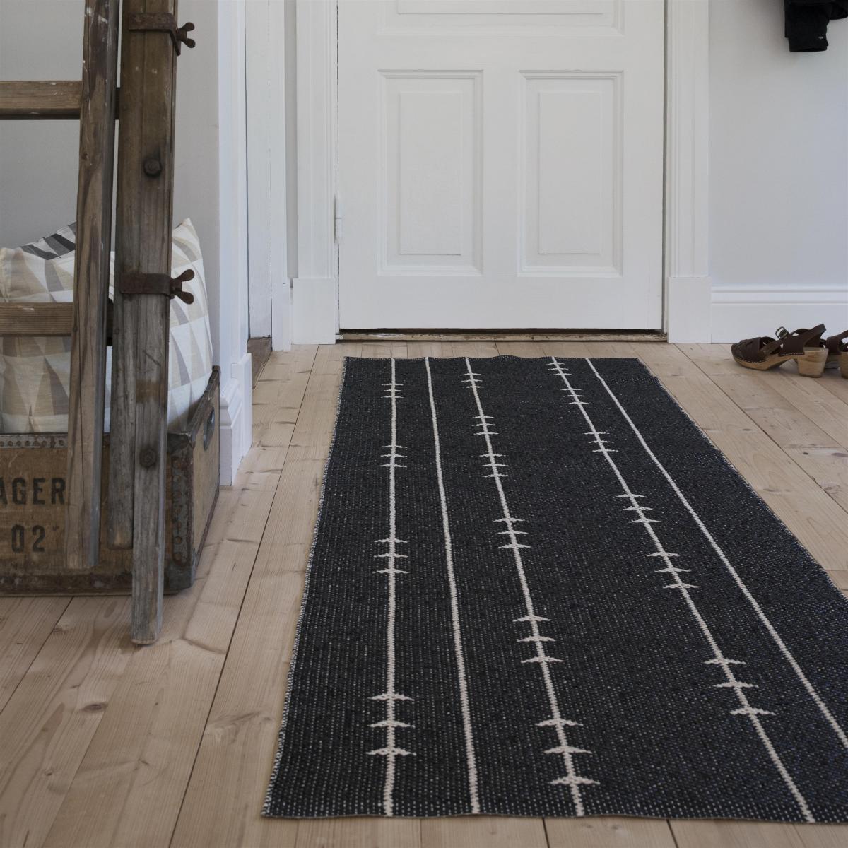 Fir rug nude-black 70x150 cm – image 5