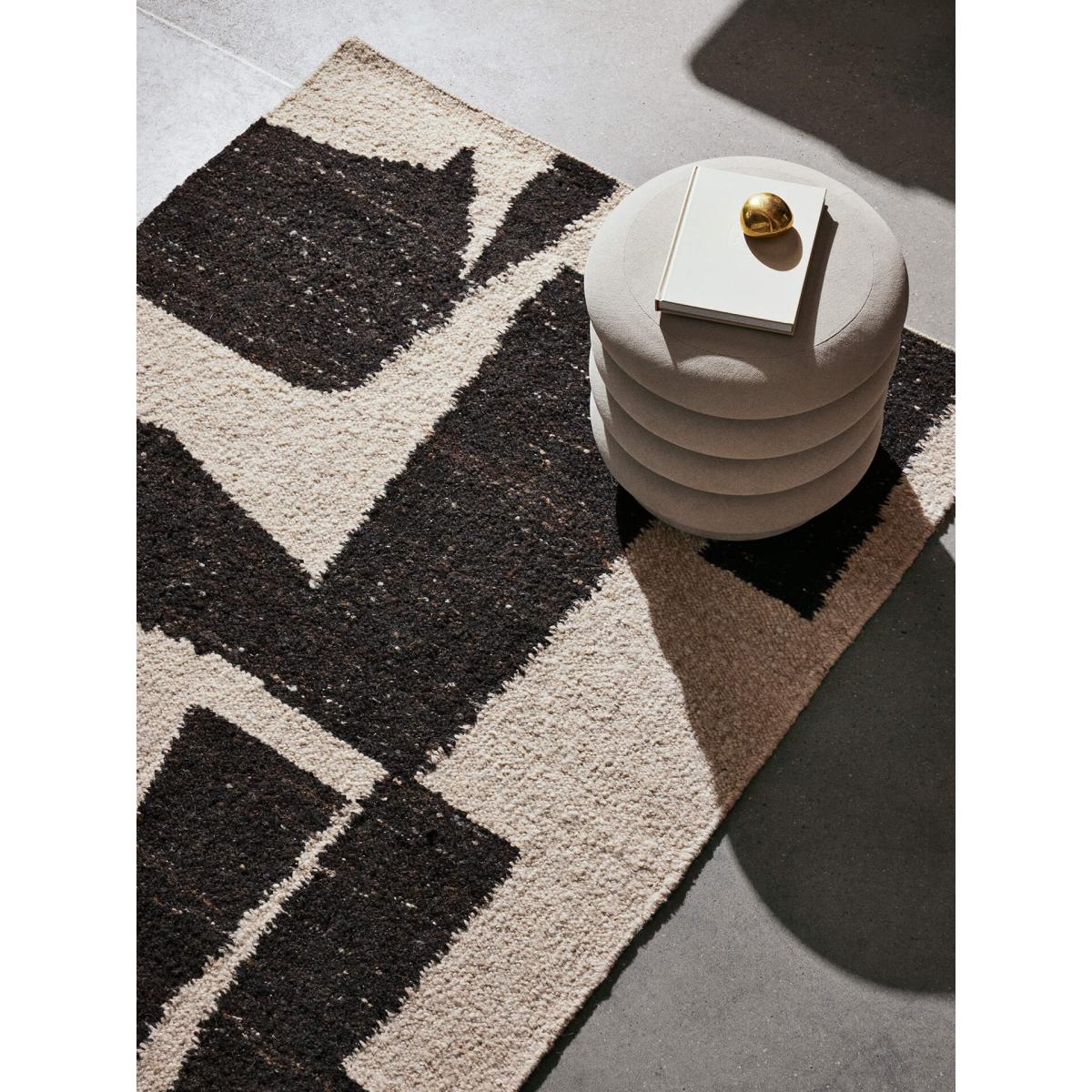 ferm LIVING Piece wool rug Off-white-Coffee 140x200 cm – image 2