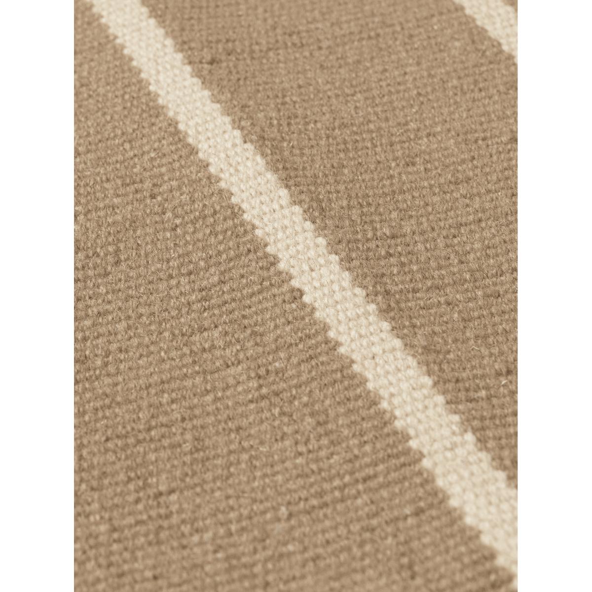ferm LIVING Calm kelim carpet Dark Sand Off-white 200x300 cm – image 2