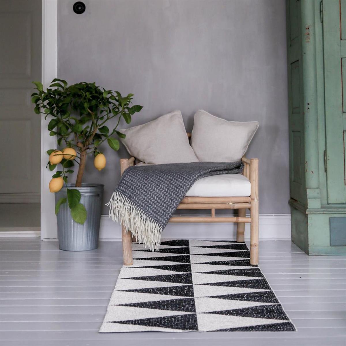 Rime rug black 70x200 cm – image 2