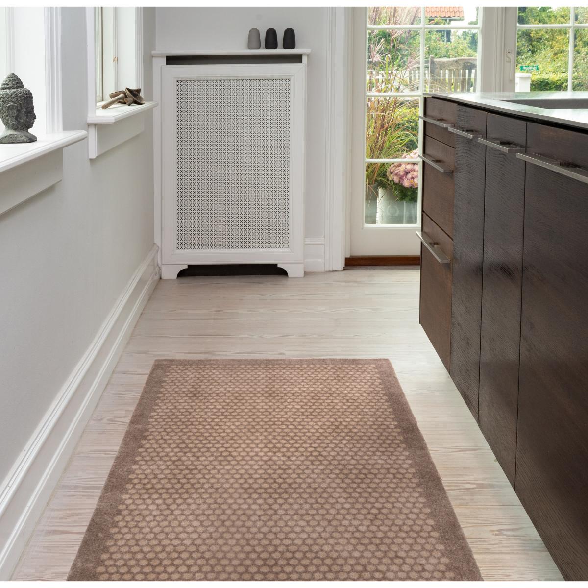 tica copenhagen Dot hallway rug Sand. 90x130 cm – image 5