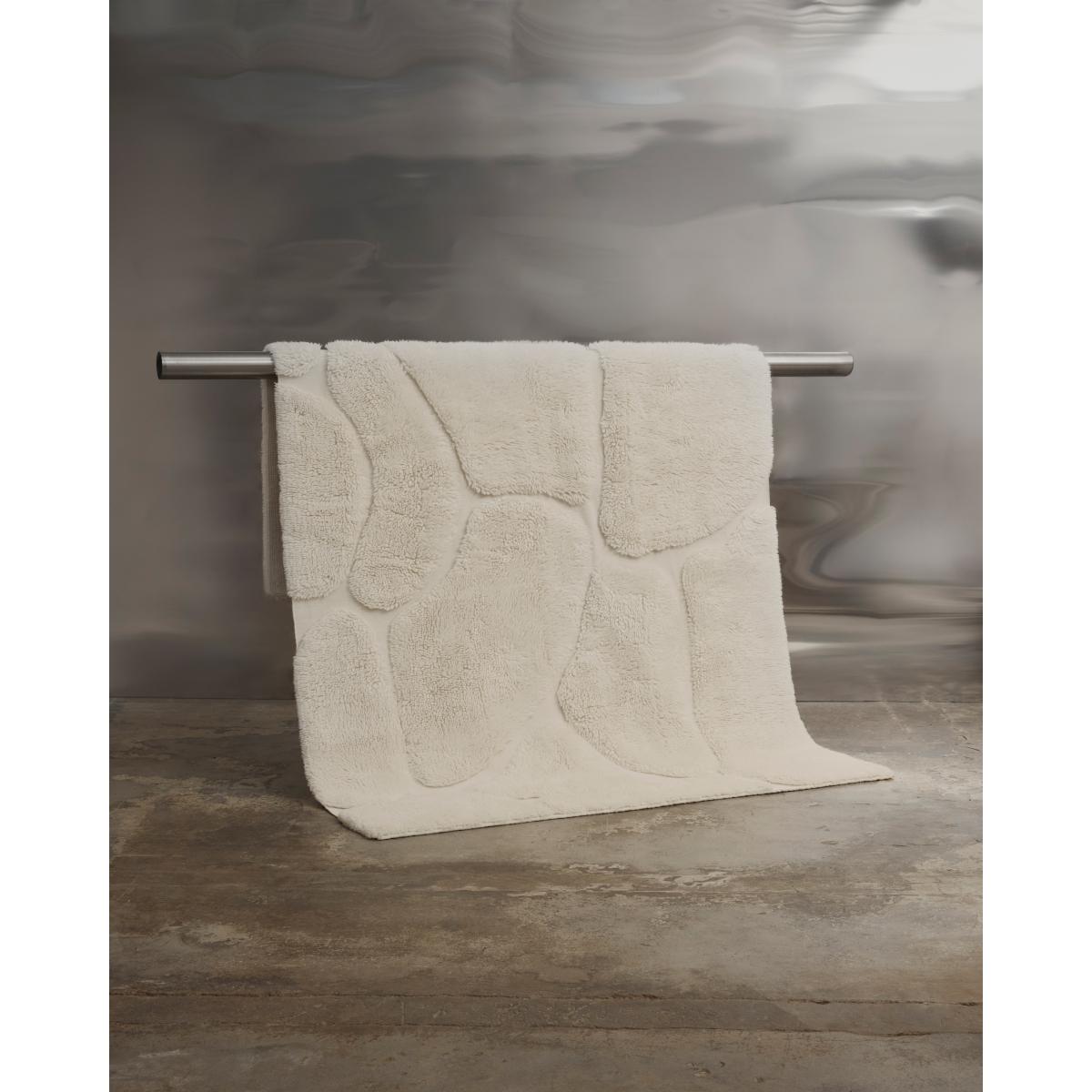 Tinted Kullin wool carpet 170x240 cm Offwhite – image 2
