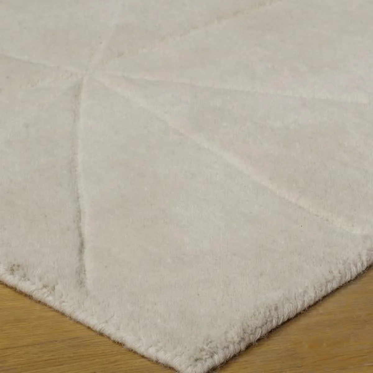 Andrew Martin Fabrice Rug Light Cream / 366 x 4 x 275cm – image 4