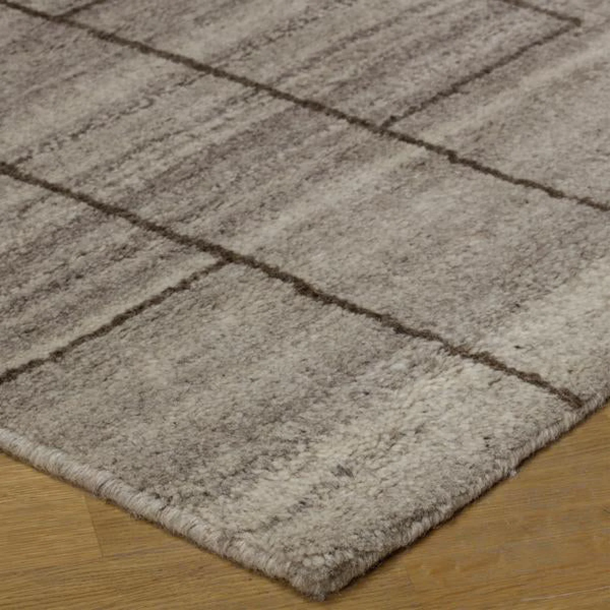 Andrew Martin Abohar Rug Brown / 305 x 4 x 244 cm – image 2