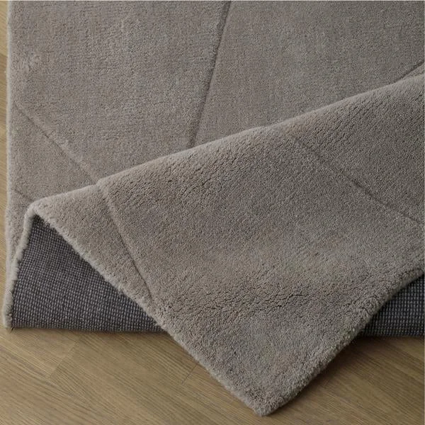 Andrew Martin Fabrice Rug Grey / 366 x 4 x 275cm – image 3