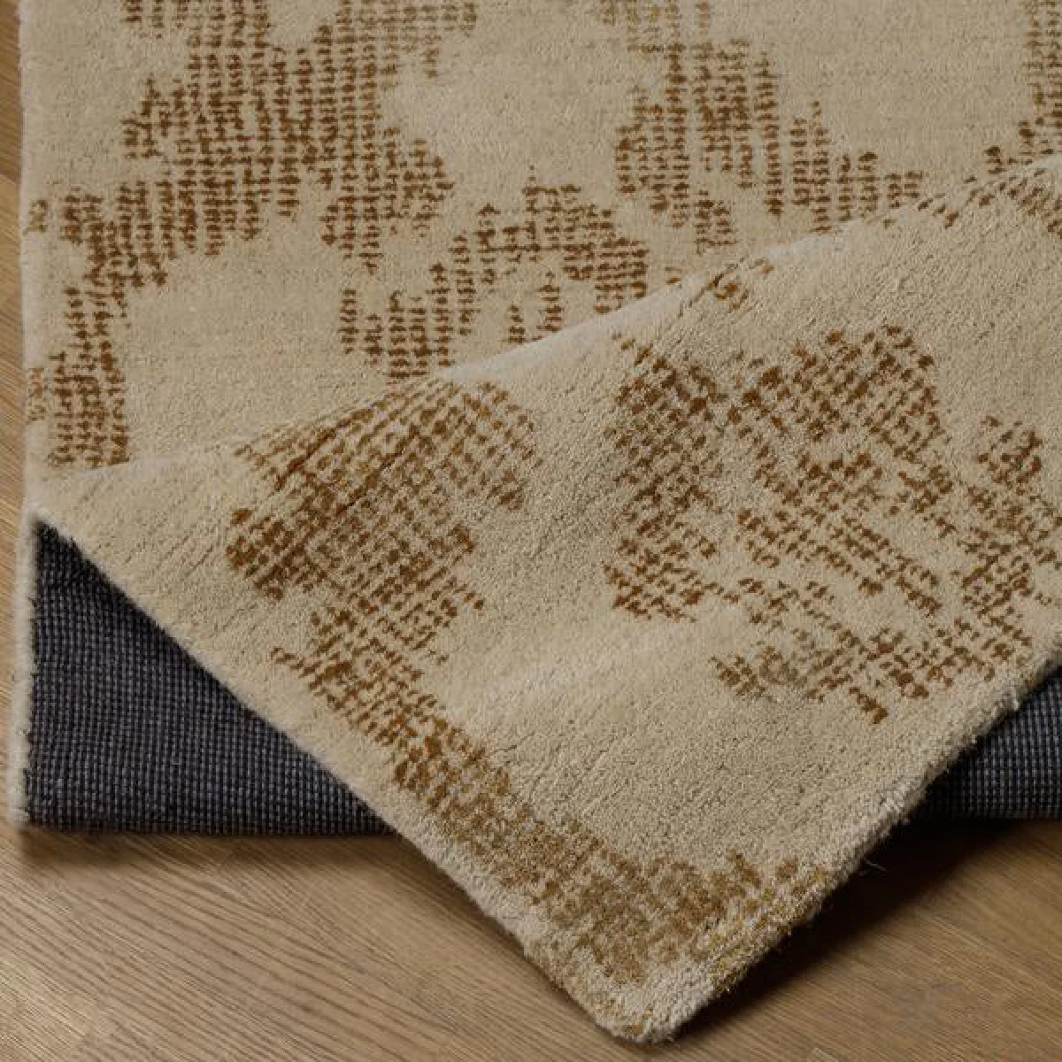 Andrew Martin Liril Rug Brown / 244 x 4 x 153cm – image 4