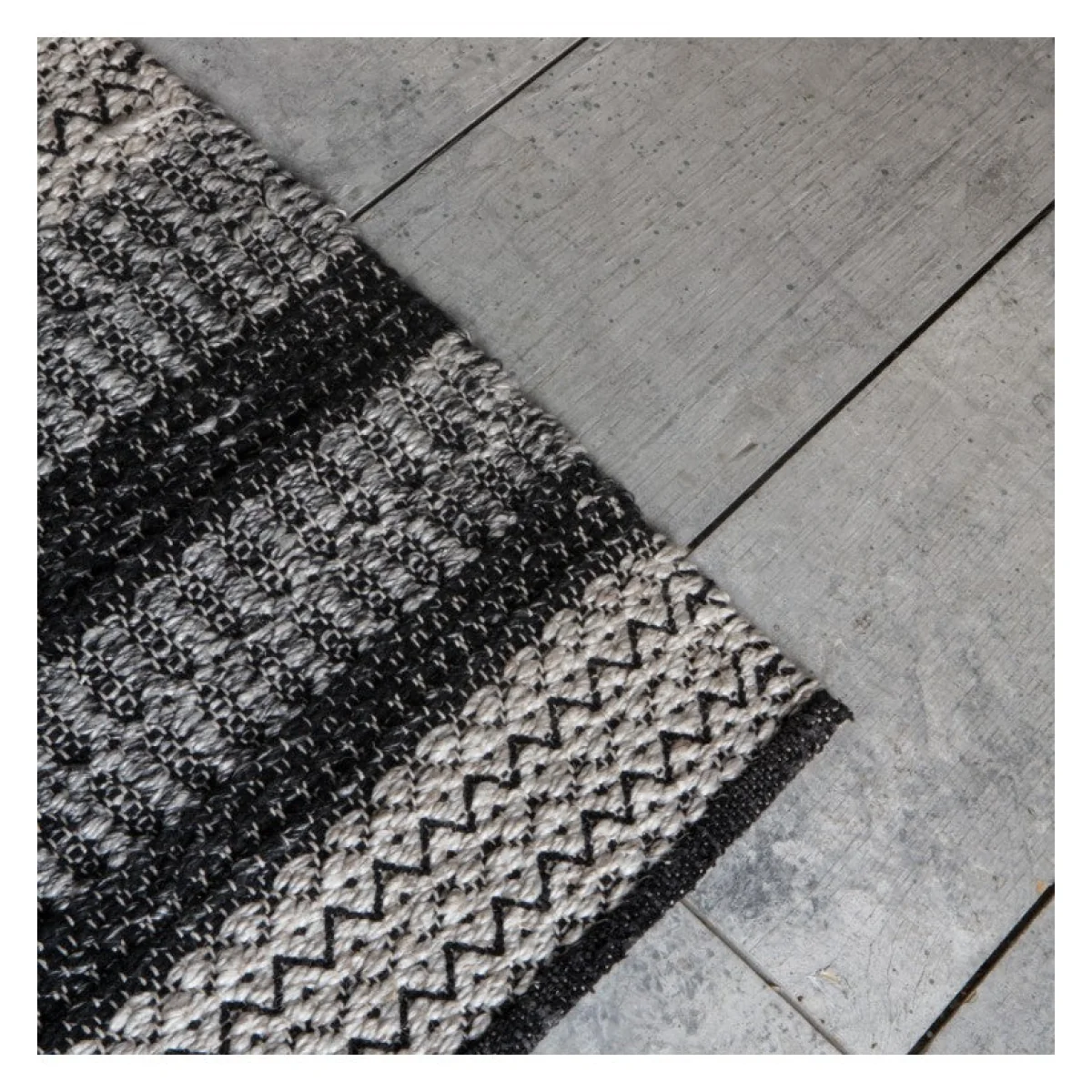 Gallery Direct Utah Rug in Black & Grey – image 2