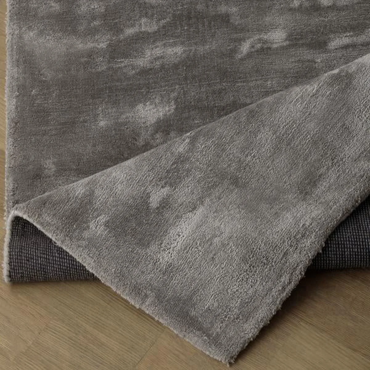 Andrew Martin Aurum Rug Silver / 305 x 4 x 244cm – image 1