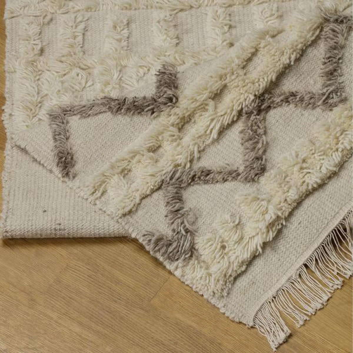 Andrew Martin Lusaka Taupe Rug Cream / 305 x 4 x 244cm – image 4