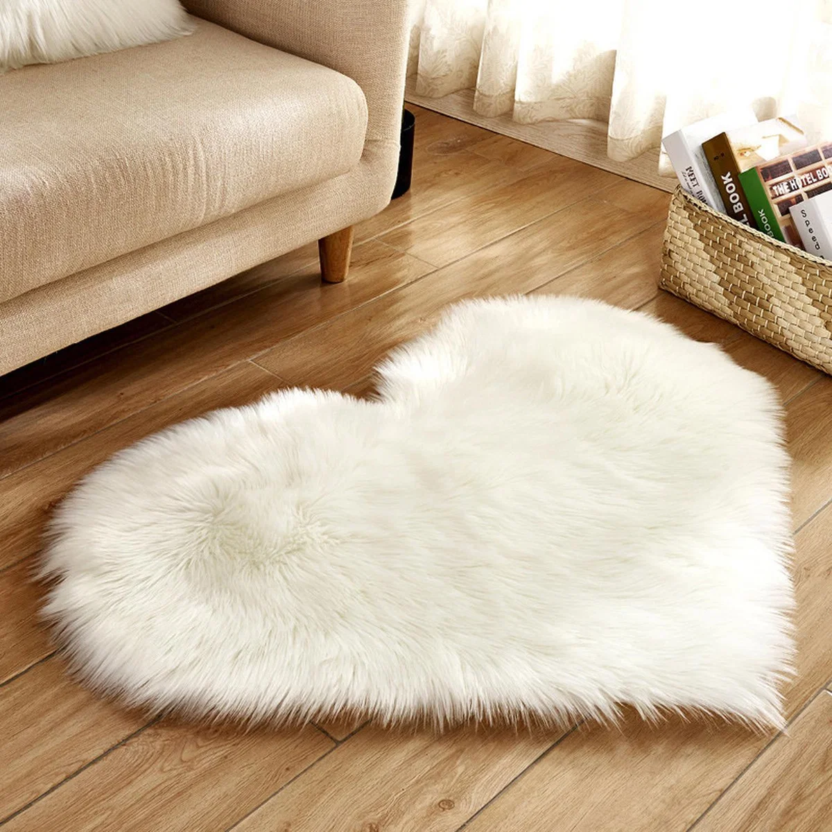 Super Soft Heart-Shaped Shaggy Room Carpet Decor Rug - White / 50cm – image 1