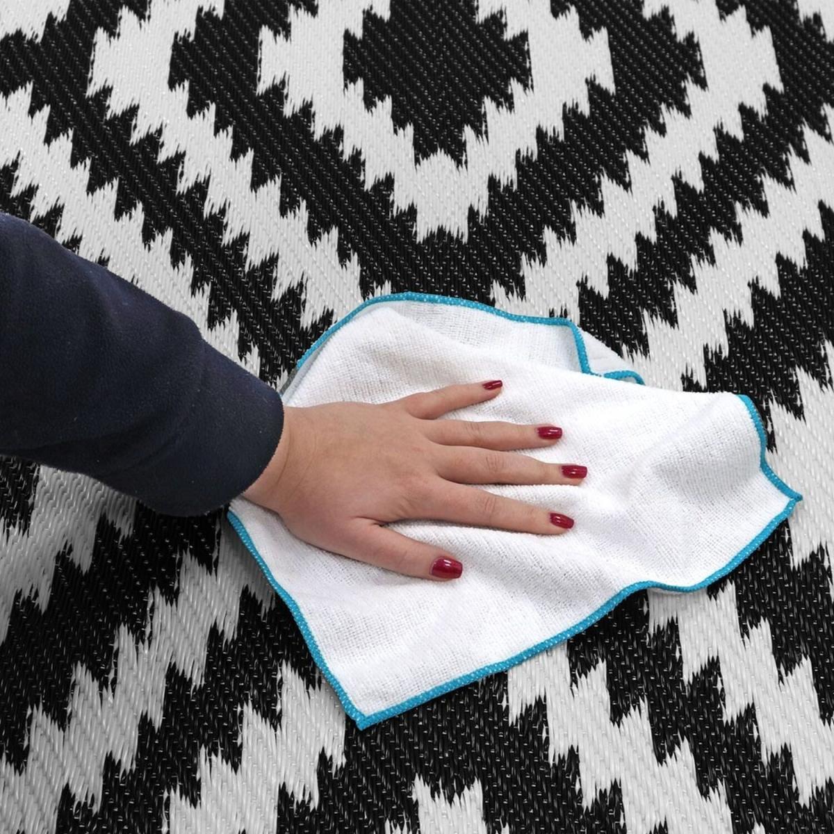 Large Outdoor Garden Rug Waterproof Black White Aztec 170 x 120cm - Black and White – image 5
