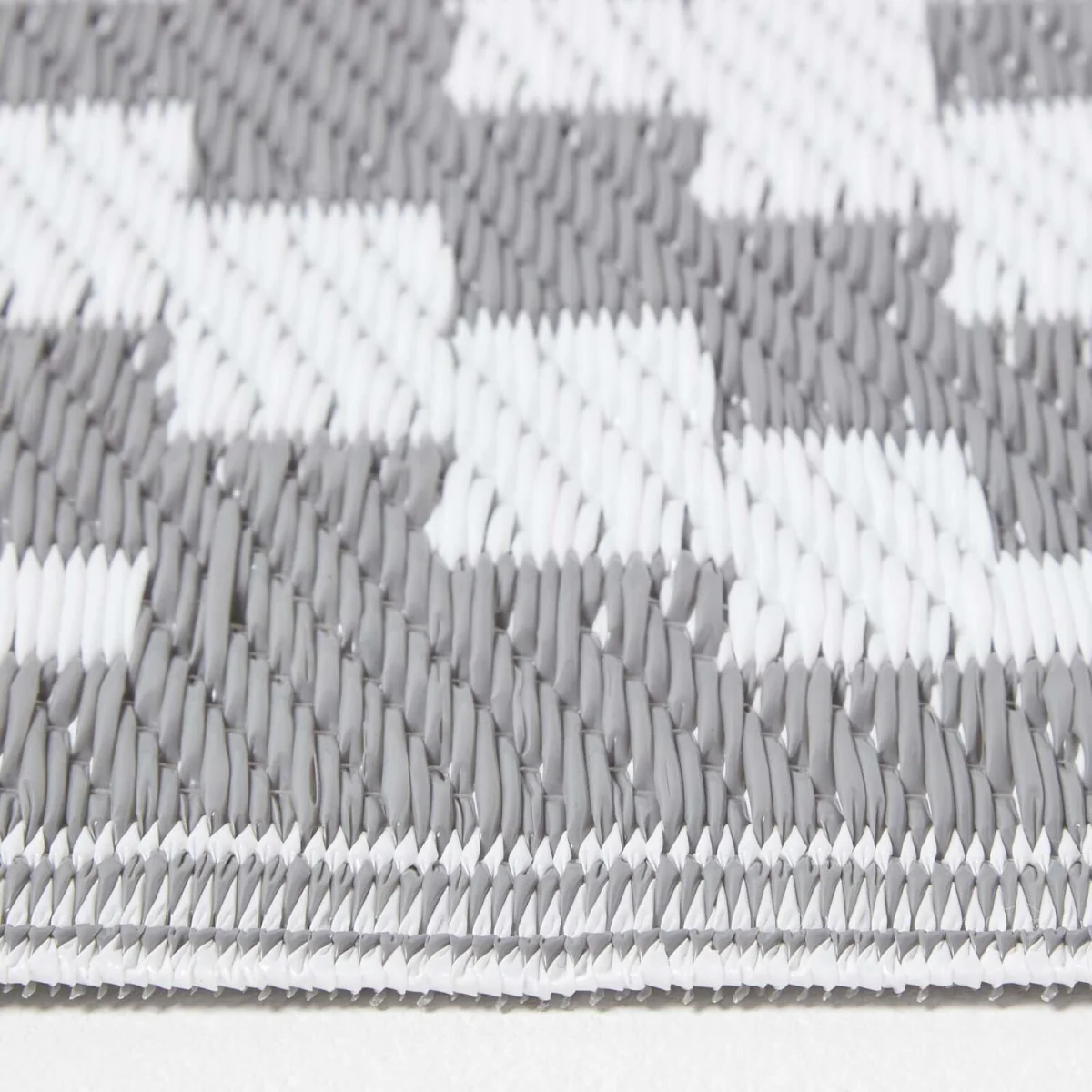 Homescapes Outdoor Rug Luxury Waterproof Reversible Recycled, Grey Zoe Geometric - Grey / 300in – image 15